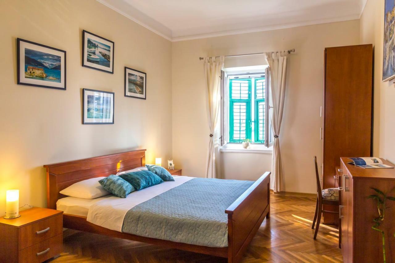 Apartman Natalia Tivat Zewnętrze zdjęcie
