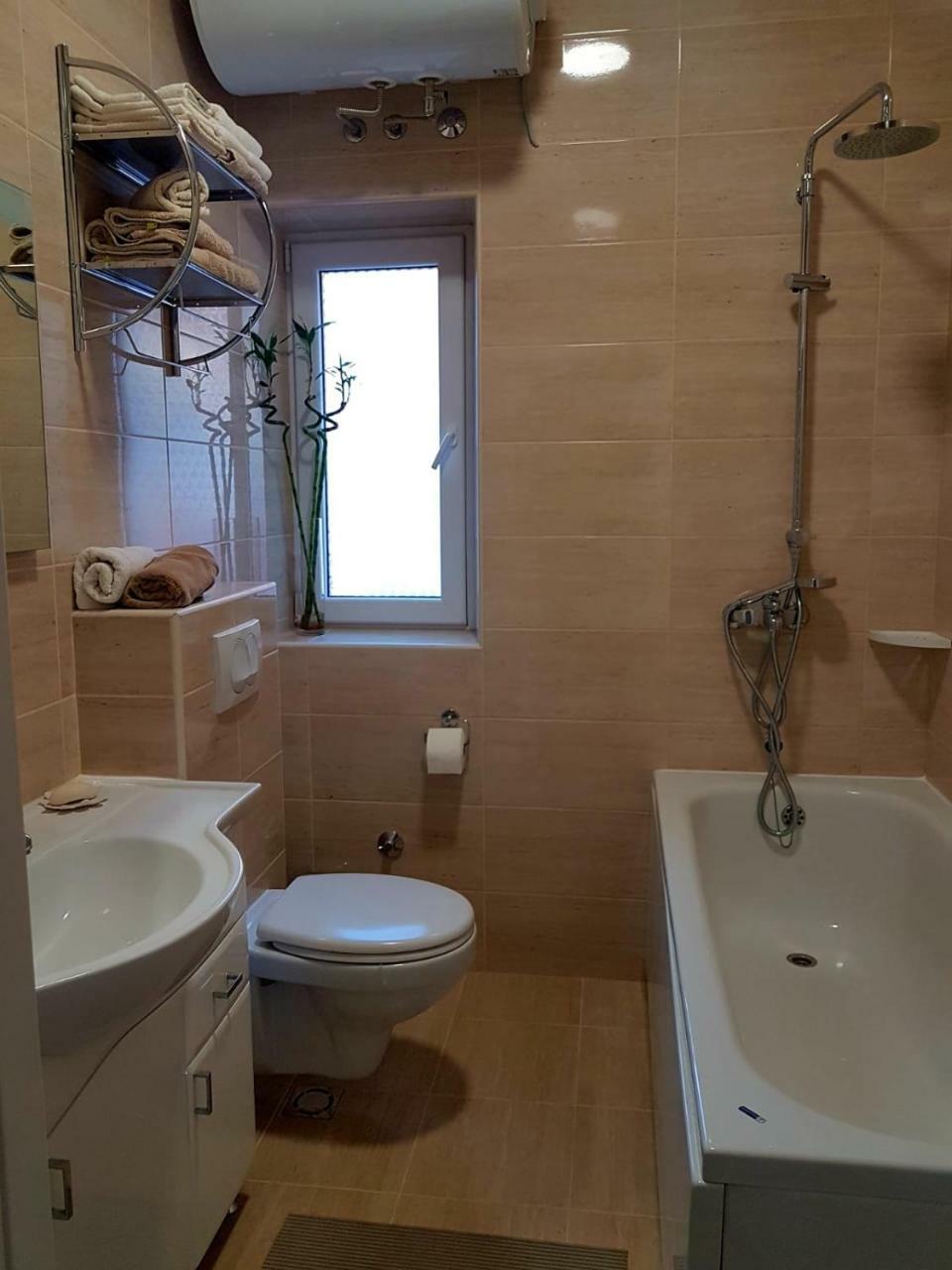 Apartman Natalia Tivat Zewnętrze zdjęcie
